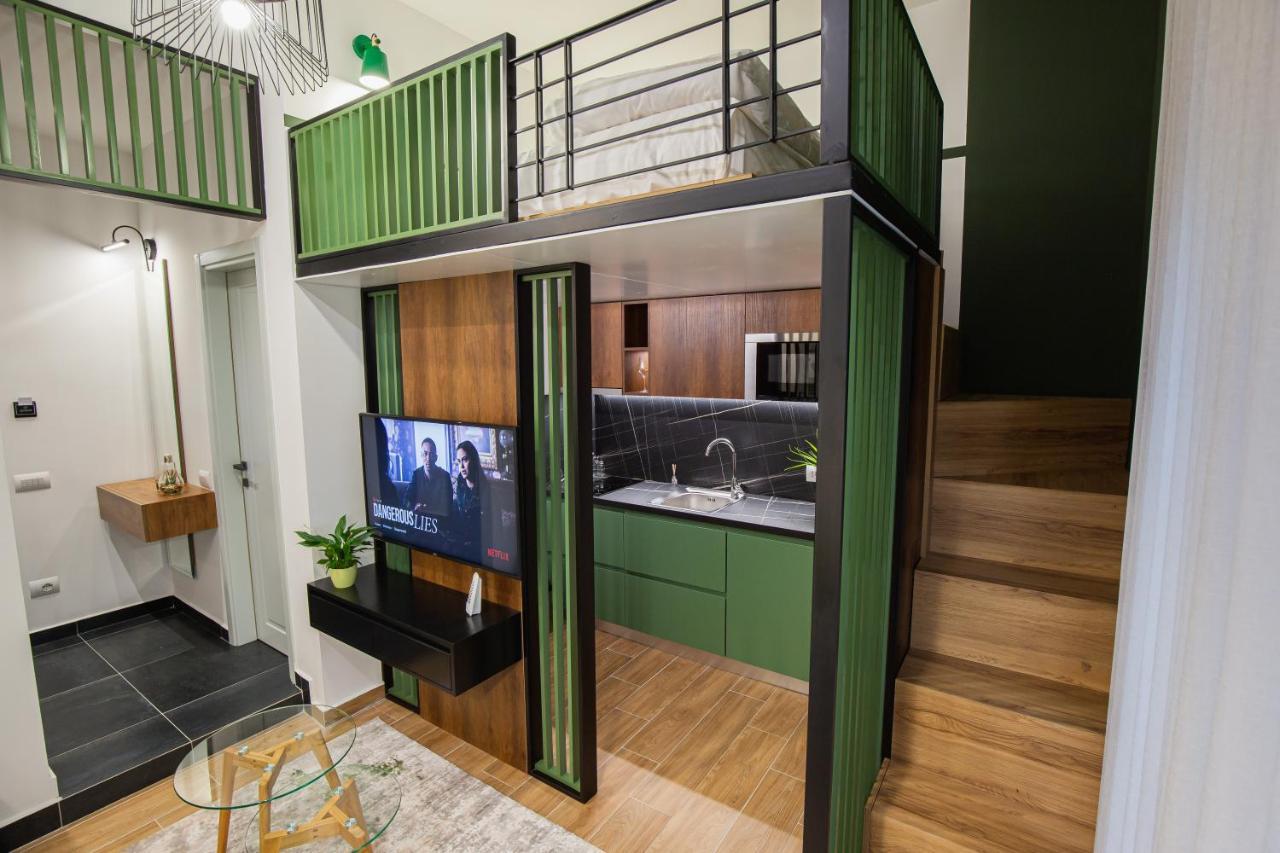 Lit Apartment *